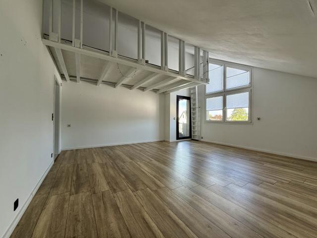 Fröndenberg Westick: Eigentumswohnung der besonderen Art mit Balkon plus Tiefgaragenstellplatz!