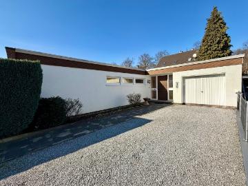 Fröndenberg Westick: Flachdach Bungalow mit Gartenoase als perfekter Rückzugsort!