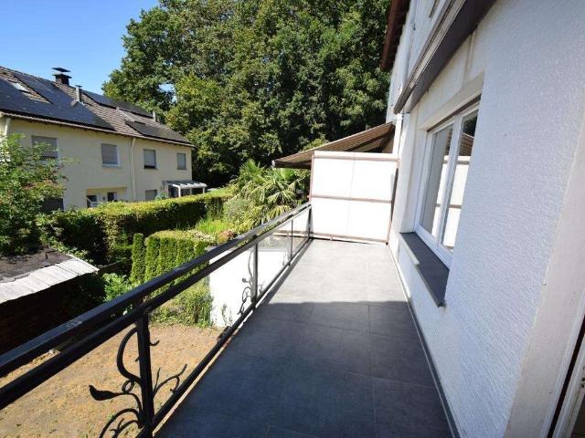 Fröndenberg ! Schnell im Grünen großzügiges Reihenmittelhaus für die kleine Familie !