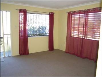 Front Unit Walk to Greenslopes Private Hospital