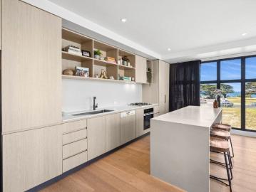 Front Beach Ocean Views & Village Living