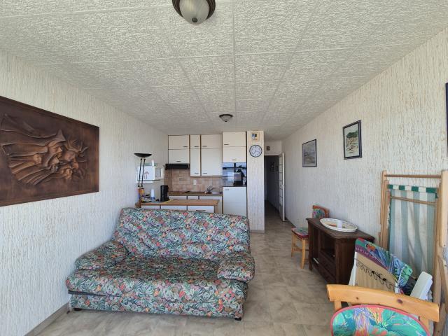 FRONT DE MER. JOLI APPARTEMENT 32M2. VUE A COUPER LE SOUFFLE.