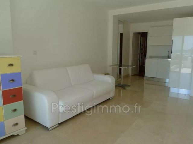 Front de mer, Location appartement 1 pièce 24 m²