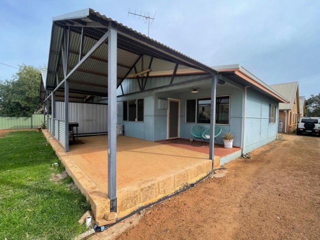 Front Duplex Gem Low Maintenance & All Inclusive Rent!