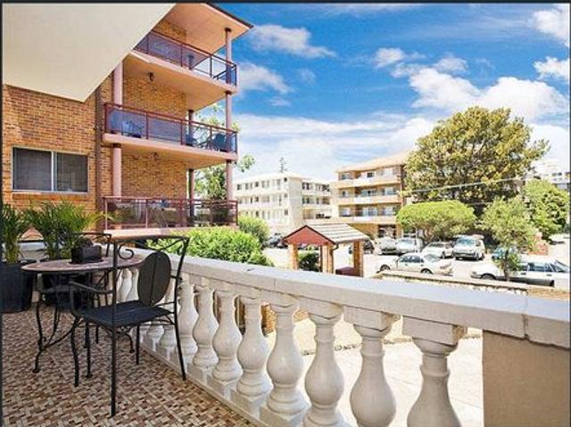 Front facing 2 bedroom unit