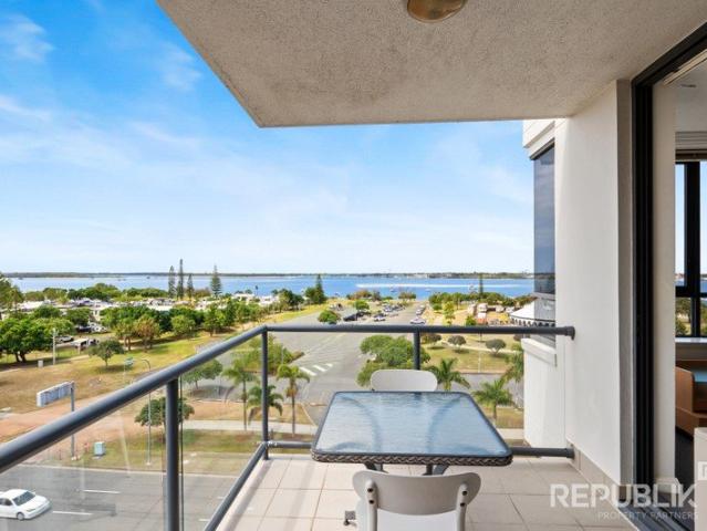 Front Row Broadwater Living | Uninterrupted Views