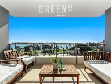 Front Row to Newcastle Harbour Uninterrupted Views