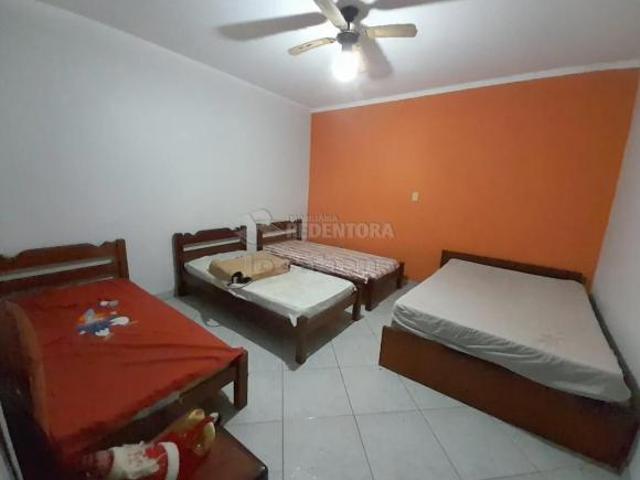 Fronteira/MG Rancho com 3 dormitórios sendo os 3 tipo apartamento
