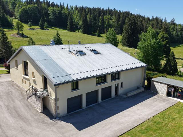 Frontière SUISSE Les Rousses Propriété d’exception rare sur le marché: Splendide ferme rénovée