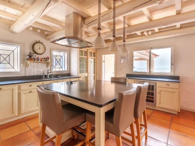 FRONTIGNAN VILLA DE 210 M2 EN BORD DE MER
