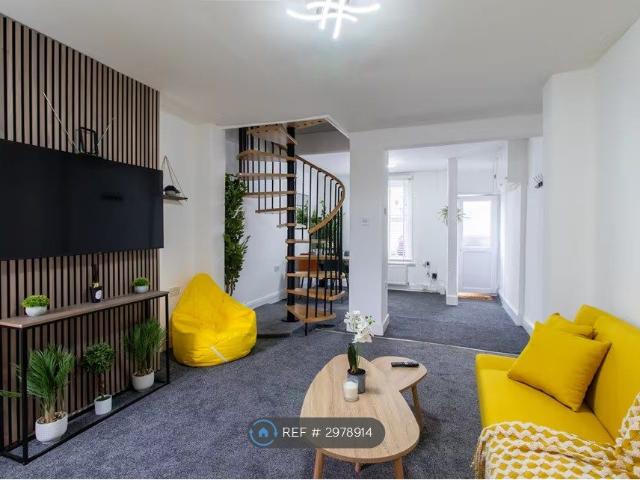 Fratton, Portsmouth PO1, 2 bed detached house to rent, £1,200 pcm | PrimeLocation