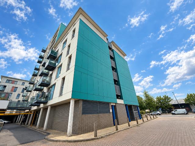 Fratton Way, Southsea PO4, 2 bed flat to rent, £1,350 pcm | PrimeLocation