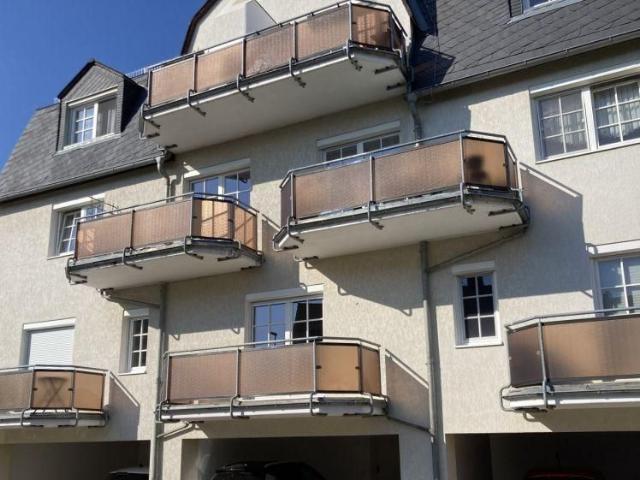 Fraureuth: *Schöne 3 Raumwohnung mit Balkon und Carport Stellplatz optional!