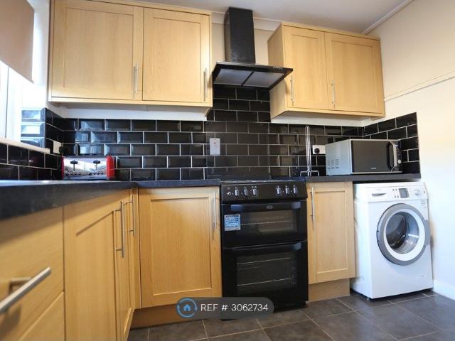 Frayslea, Uxbridge UB8, 1 bed maisonette to rent, £1,400 pcm | PrimeLocation