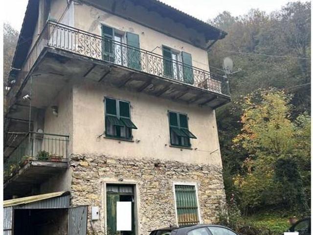 Frazione Fascia di Carlo 19 5 vani 71mq