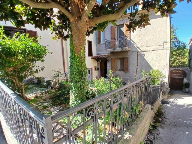 Frazione Frattuccia 22 quadrilocale 90mq