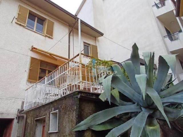 Frazione Pariana 110 6 vani 100mq