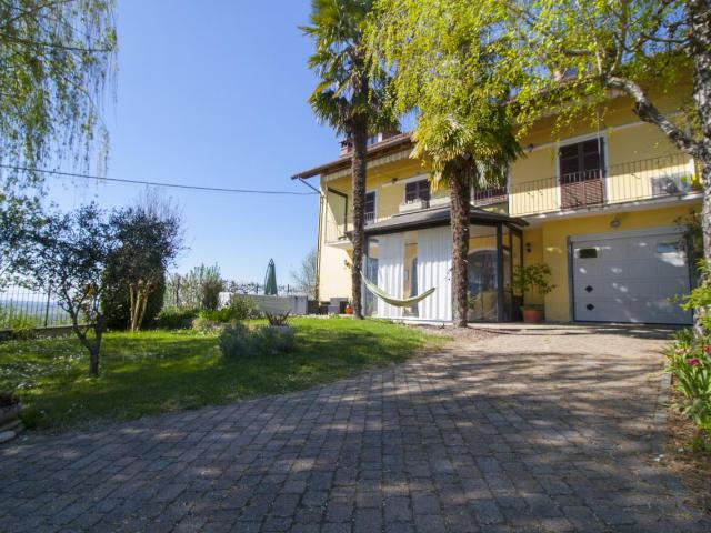 Frazione San Bartolomeo 75 9 vani 230mq