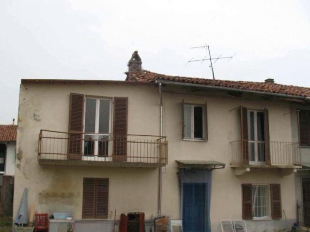Frazione Sessant 327 5 vani 74mq