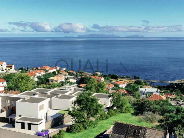 Fração A | Moradia T3 com piscina em condomínio fechado 228m² Gaula