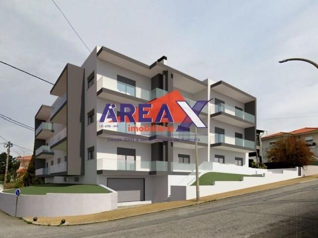 FRAÇÃO B T2 com 198,05m2 de terraço, com garagem fechada