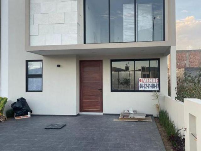 FRACCIONAMIENTO PRIVADO, CASA POR POLICIA Y TRANSITO