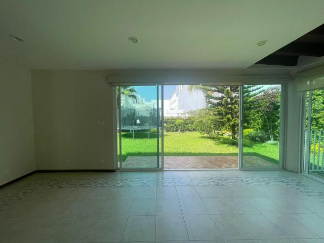 Rincon De Los Reyes, Puebla, Jardin muy amplio, paneles solares