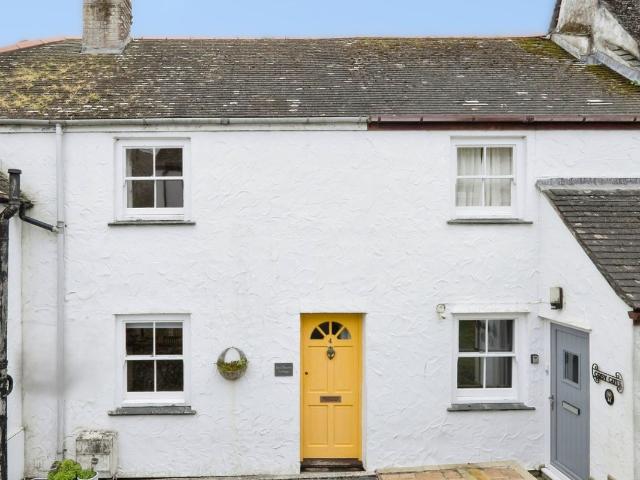 Fradgan Place, Penzance TR18, 2 bed property to rent, £1,250 pcm | PrimeLocation