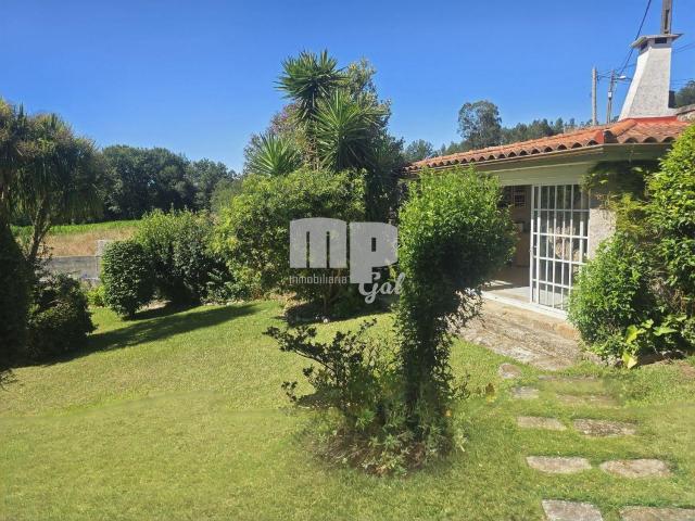 Fragoselo – Coruxo | Chalet independiente con 2 viviendas, 2. 0m² Vigo
