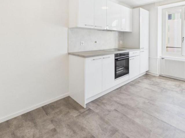 Fraîchement rénové ! Appartement de 4.0 pièces avec balcon