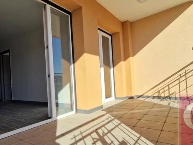 FRAIS DE NOTAIRE REDUITS POUR CET APPARTEMENT TYPE F3 TERRASSE CENTRE VILLE ASCENSEUR