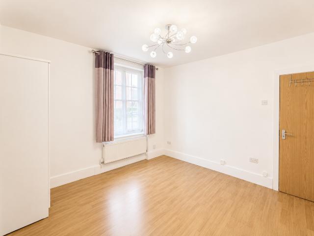 Frampton Street, London NW8, 3 bed flat to rent, £3,800 pcm | PrimeLocation
