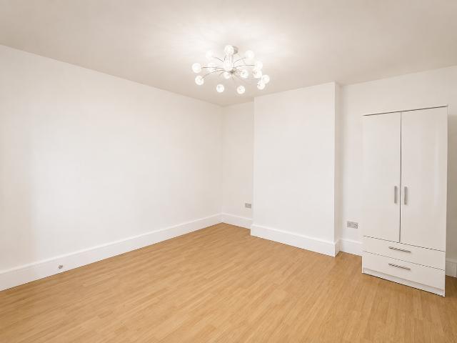 Frampton Street, London NW8, 3 bed flat to rent, £3,800 pcm | PrimeLocation