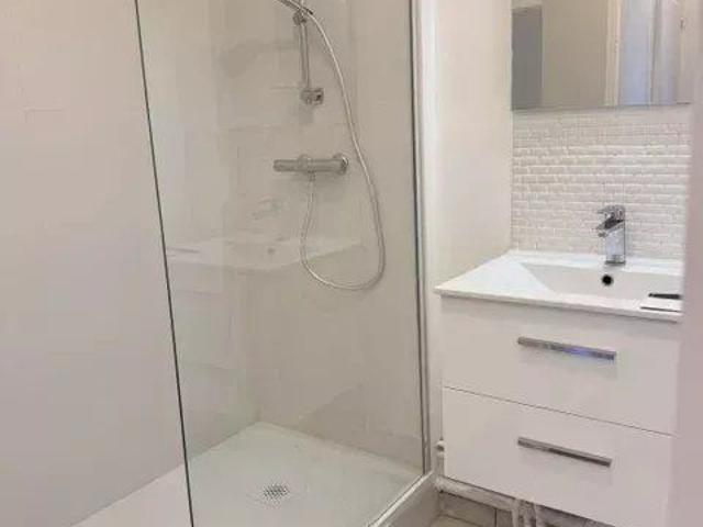 Français APPARTEMENT A LOUER 1 CHAMBRE CHANTILLY