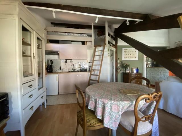 FRANCOIS VERDIER / DUPUY T1 Bis MEUBLE 30M²