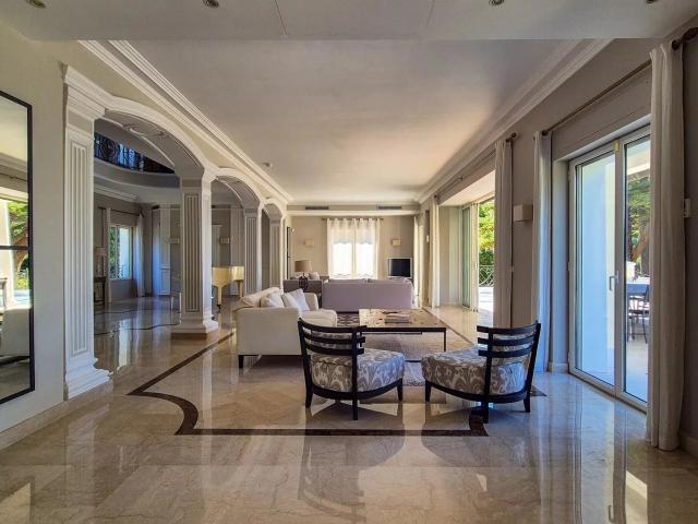 France | Antibes | 9 chambres | 8 salles de bains | 512 m² |. 512m² Antibes