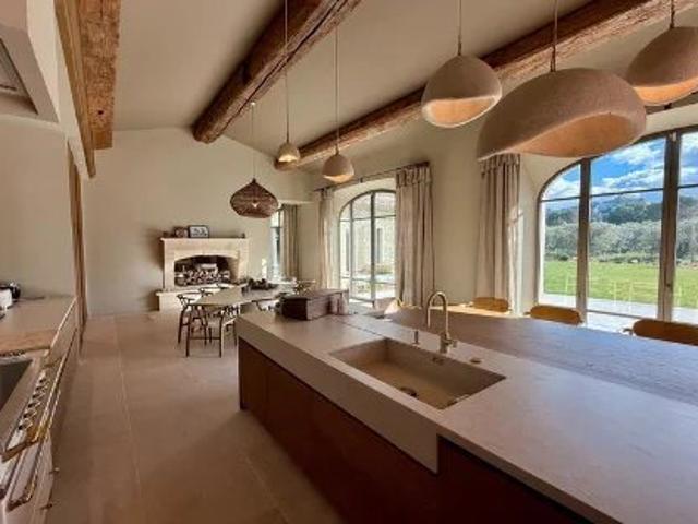 France | Saint Rémy de Provence | 4 chambres | 2 salles de b. m² Saint Rémy de Provence