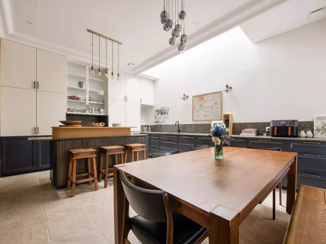 France | Paris 16e | 3 chambres | 1 salle de bains | 131,61. 131m² Paris 16ème
