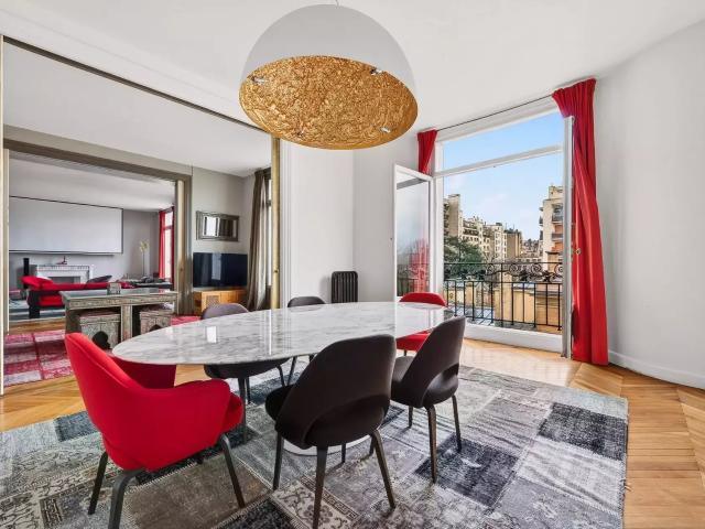 France | Paris 16e | 4 chambres | 3 salles de bains | 256,39. 256m² Paris 16ème