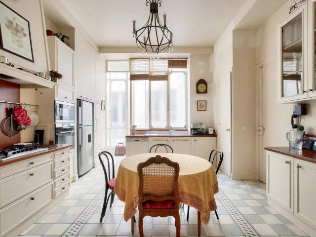 France | Paris 16e | 4 chambres | 3 salles de bains | 271,32. 271m² Paris 16ème