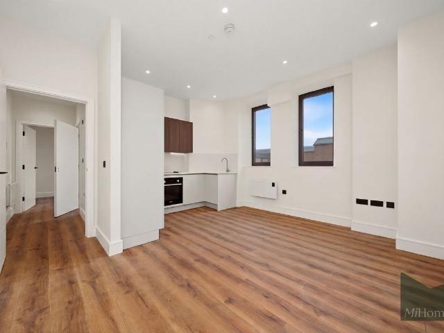 Frances Road, Windsor SL4, 1 bed flat to rent, £1,650 pcm | PrimeLocation