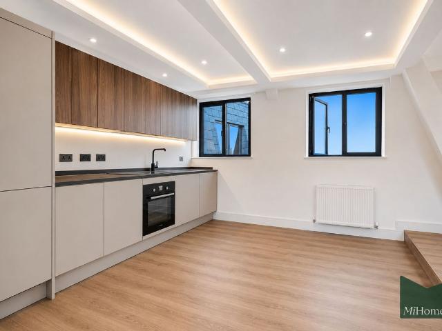 Frances Road, Windsor SL4, 2 bed flat to rent, £2,900 pcm | PrimeLocation