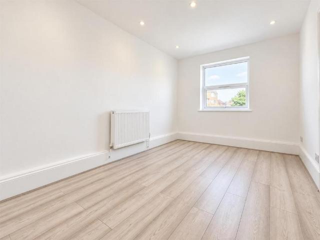 Frances Street | Woolwich | 0.7m from. 2 bed flat to rent £1,850 pcm £427 pw