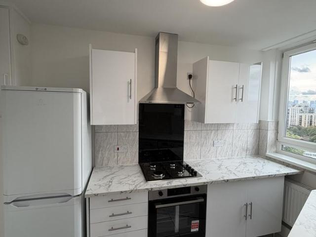 Frances Street, London SE18 2 bed flat to rent £1,700 pcm £392 pw