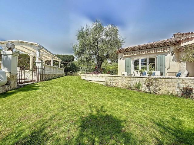 Franch Riviera, a furnished villa to rent
