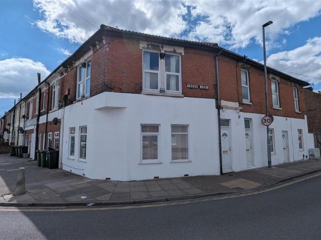 Francis Ave, Southsea, Oep PO4, 1 bed flat to rent, £850 pcm | PrimeLocation