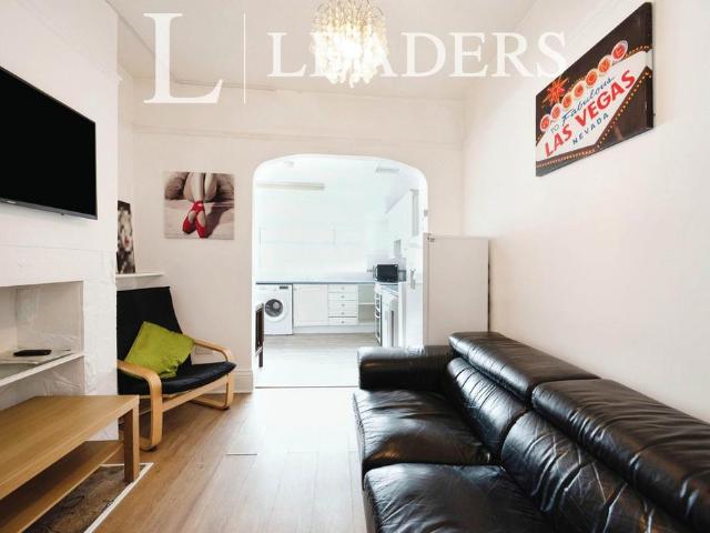 Francis Avenue, PO4 5 bed terraced house to rent £2,750 pcm £635 pw