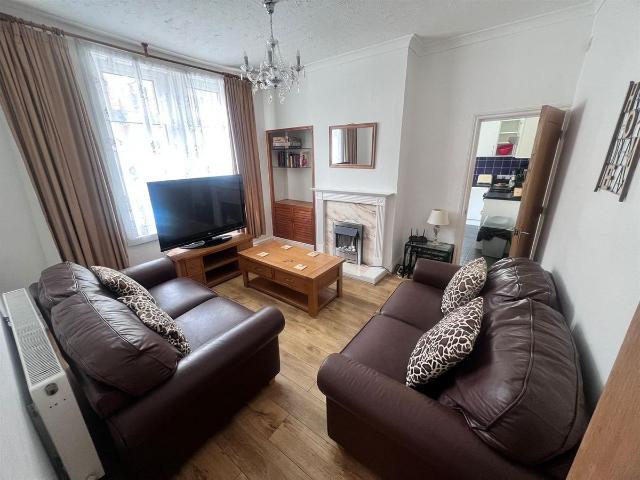 Francis Avenue, Southsea, Portsmouth PO4, 4 bed end terrace house to rent, £2,900 pcm | PrimeLocation