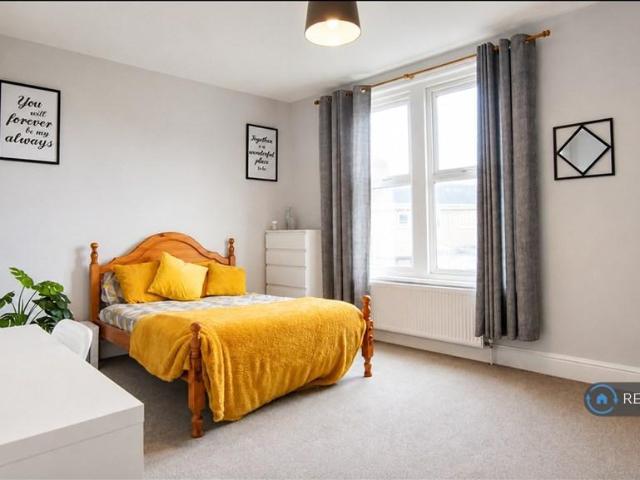 Francis Avenue, Southsea, PO4 1 bed in a house share to rent £542 pcm £125 pw