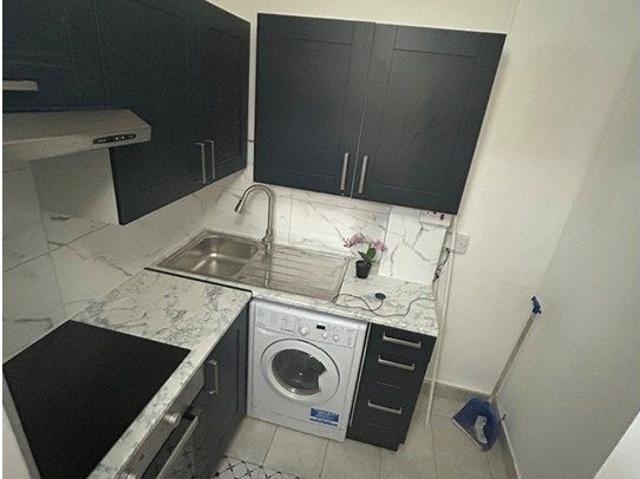 Francis Chichester Way, London SW11, 2 bed flat to rent, £2,100 pcm | PrimeLocation